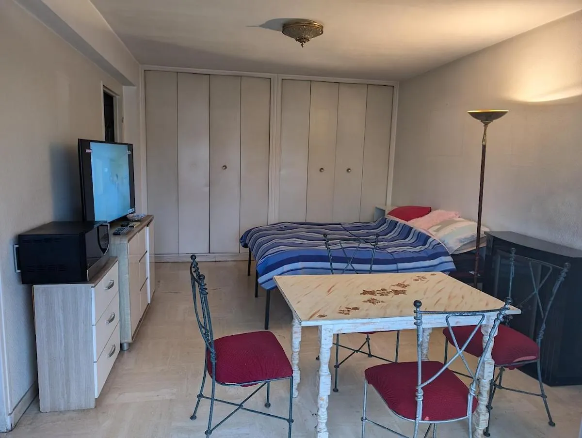 شقة 4 People, 15 Minutes From Cannes لو كانيت فرنسا